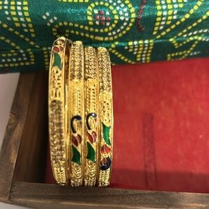 Bangels Indian Pakistani wear. Gold menakari work set of 4. Small 2.0 New